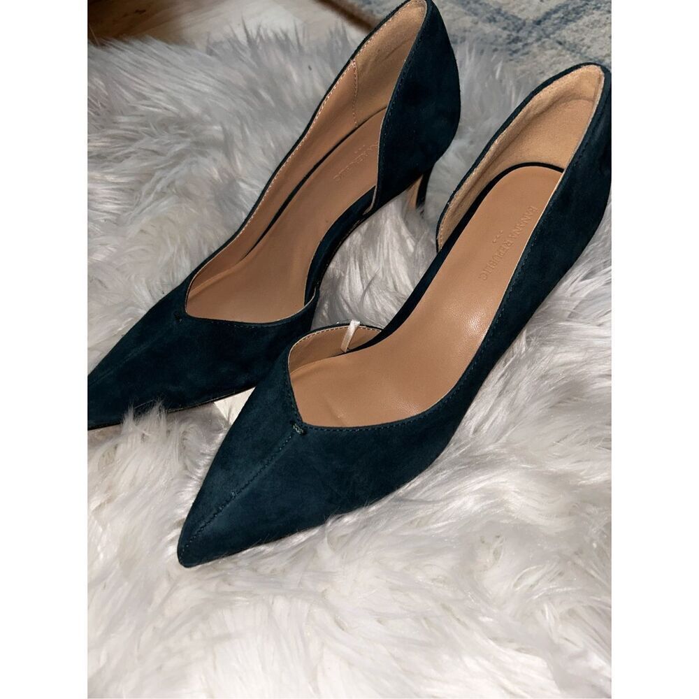 Banana republic Dorce pump size 7, pixie dust  green heel leather sole suede top